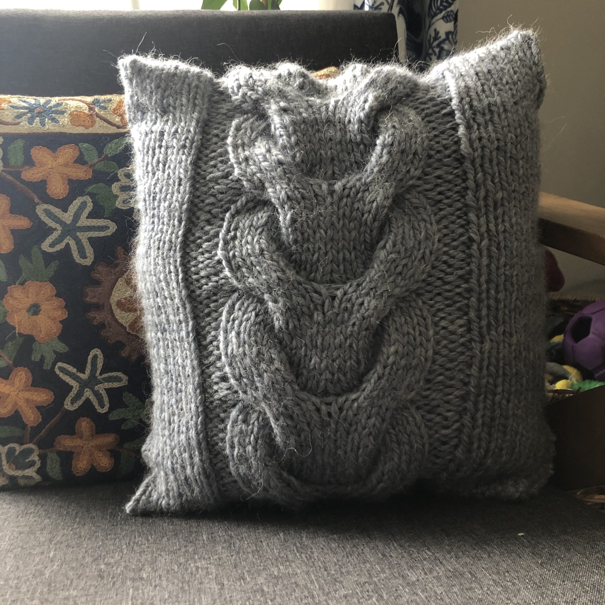 How to Make a Chunky Knit Pillow Cover in Under an Hour